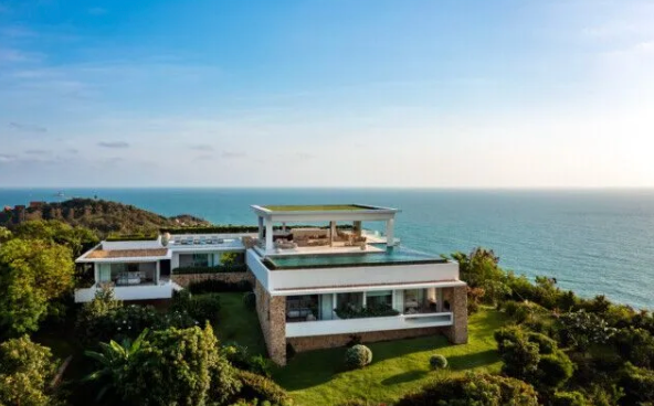Private villa with infinity pool — Samujana-style villas