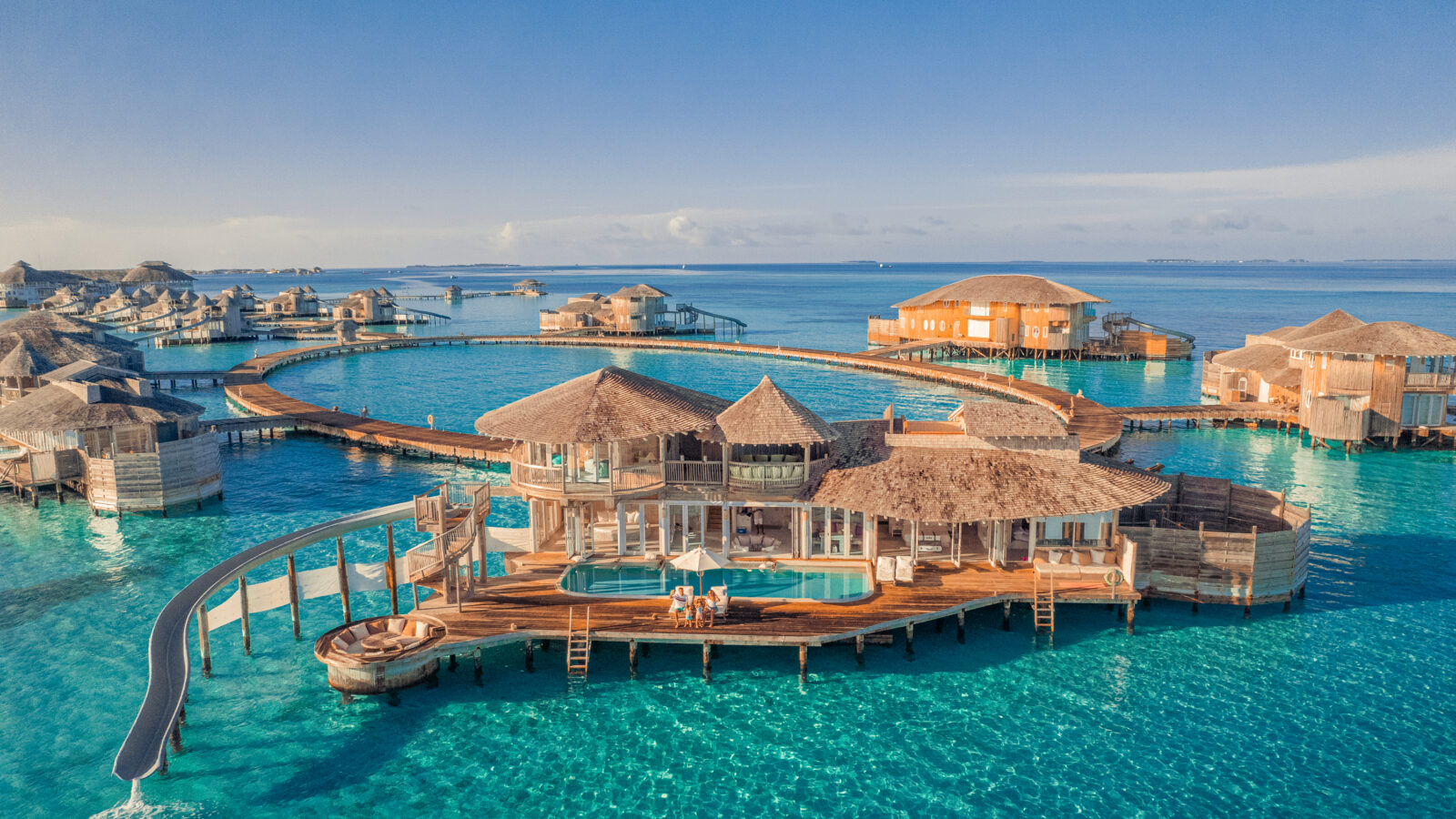Refined Maldives villa — Soneva / Cheval Blanc / JOALI personalities