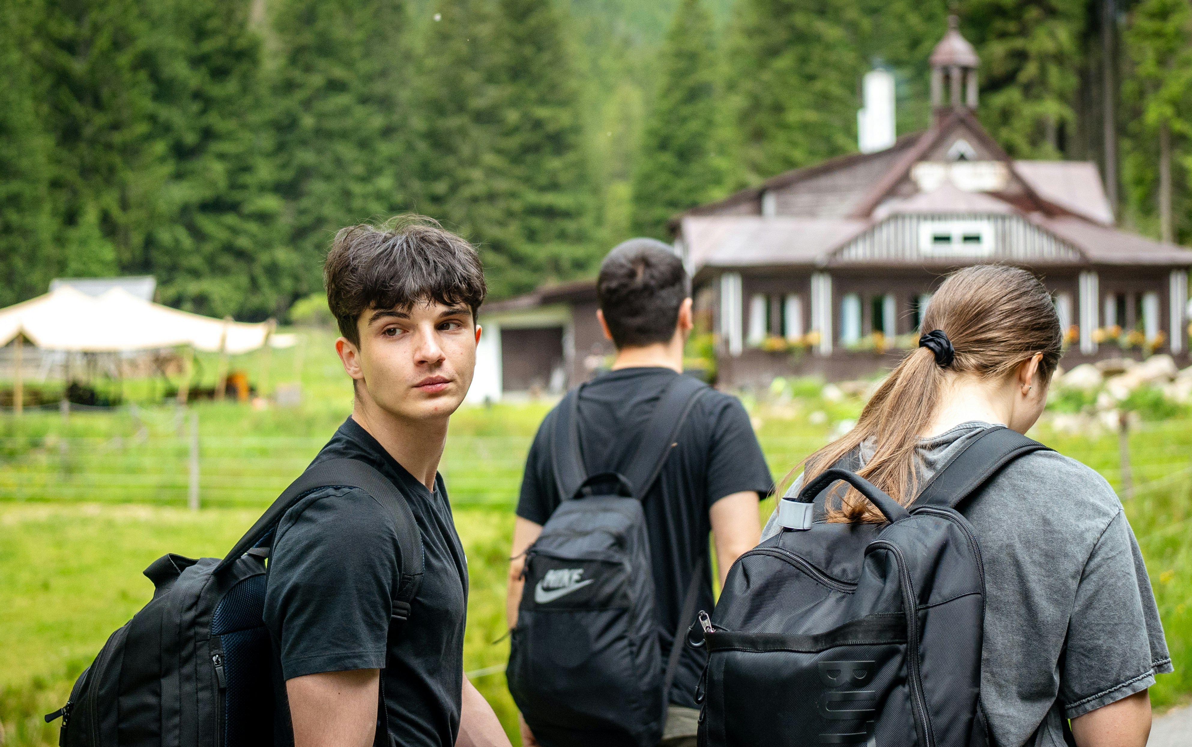 Safari vehicle in plains — teen explorers